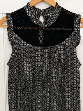 Lily White Black & White Lace Yoke Blouse XL | Mock Neck Ruffle Sleeve Feminine